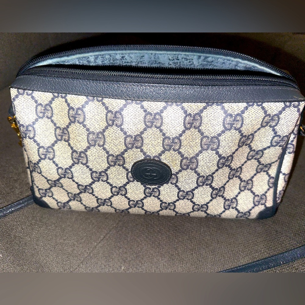 *****SOLD*******Gucci Authentic Handbag